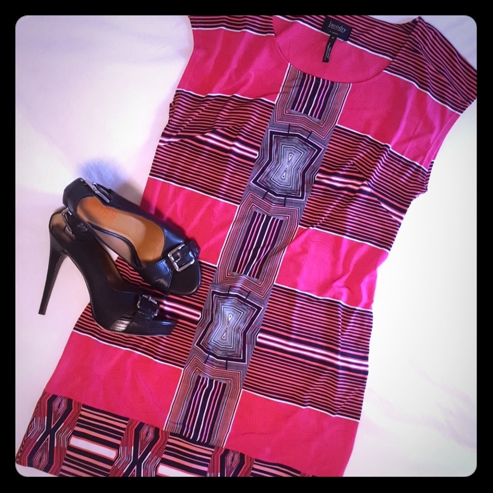 NWOT Graphic dress by Laundry, size M